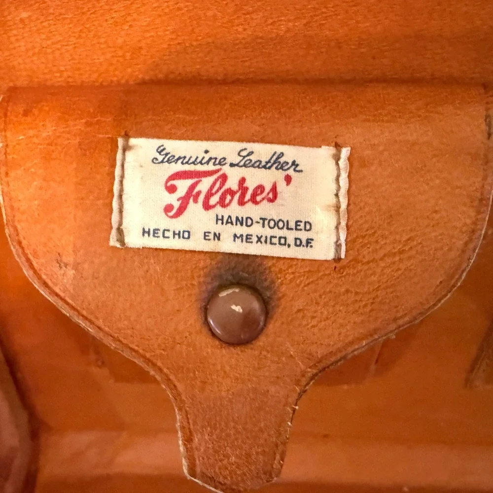 Flores Hand Tooled Leather Train Case Women Med Tan Good Vintage Floral Mexico
